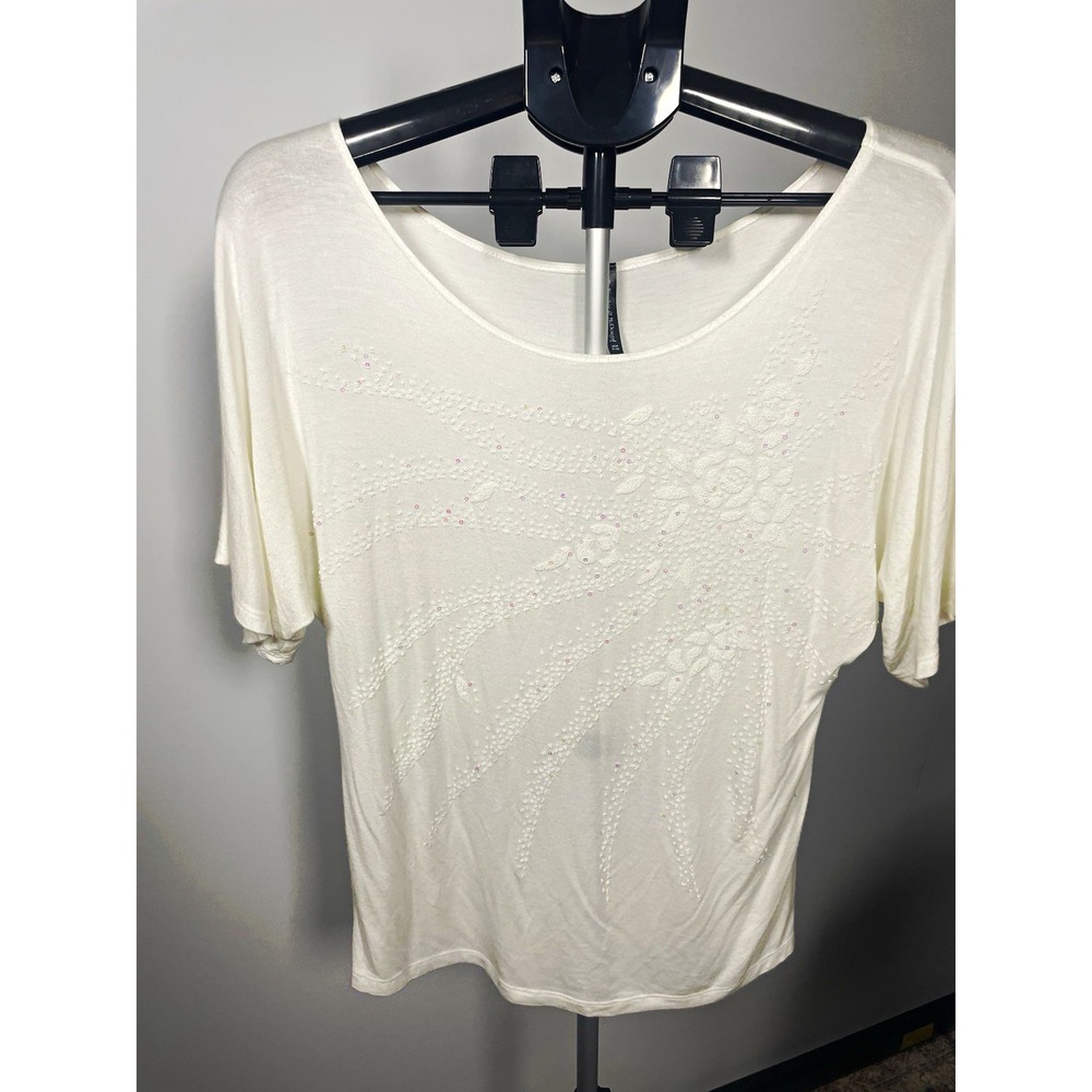 Bleeker & McDougal White Beaded Scoop Neck Short Sleeve Stretch Knit Top M
